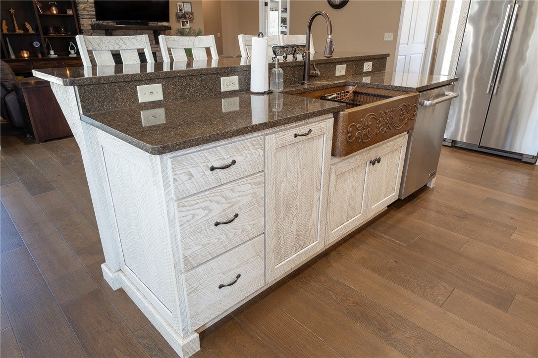 Mercer, Pennsylvania, 16137, United States, 3 Bedrooms Bedrooms, ,4 BathroomsBathrooms,Residential,Active,2040220