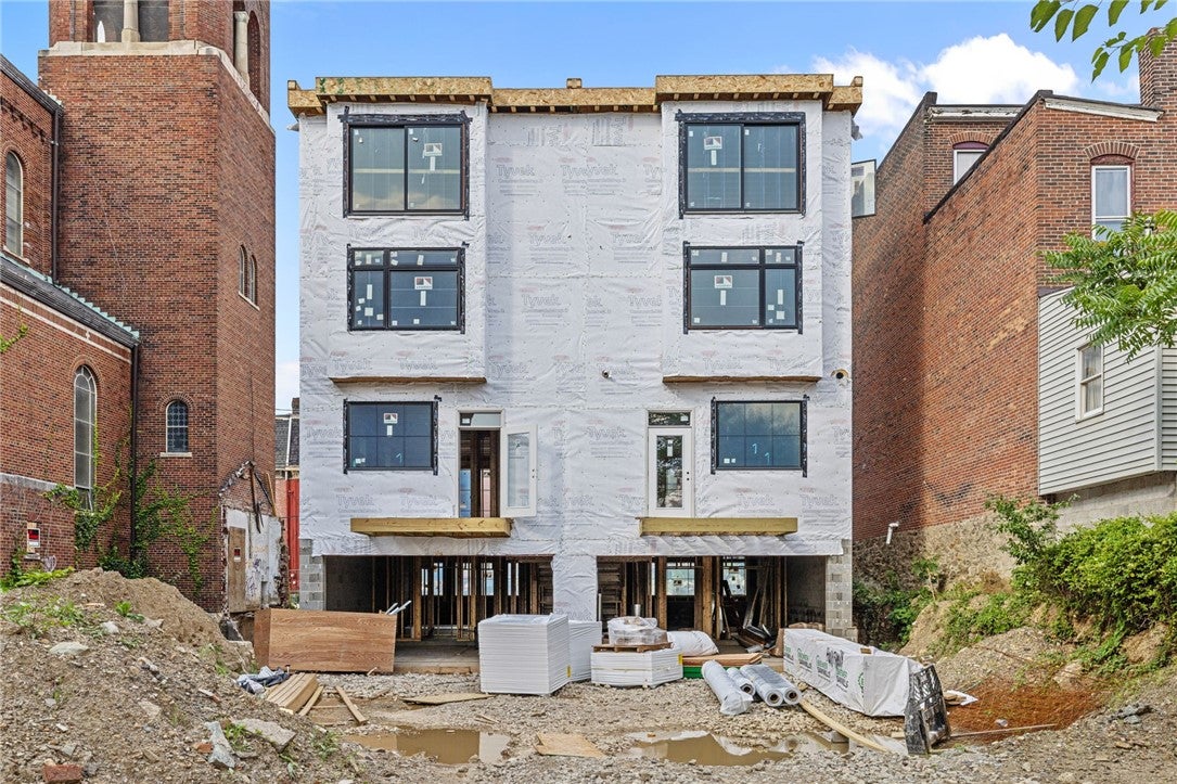 Pittsburgh, Pennsylvania, 15201, United States, 4 Bedrooms Bedrooms, ,5 BathroomsBathrooms,Residential,Active,1900409