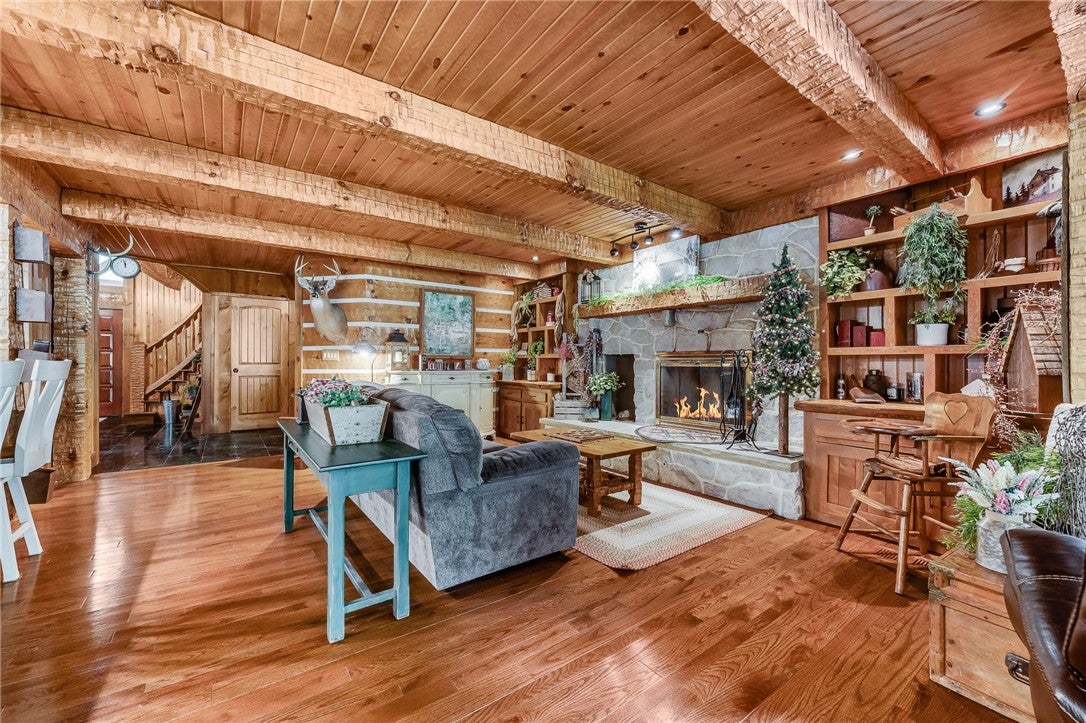 Waynesburg, Pennsylvania, 15370, United States, 5 Bedrooms Bedrooms, ,5 BathroomsBathrooms,Residential,Active,1971790