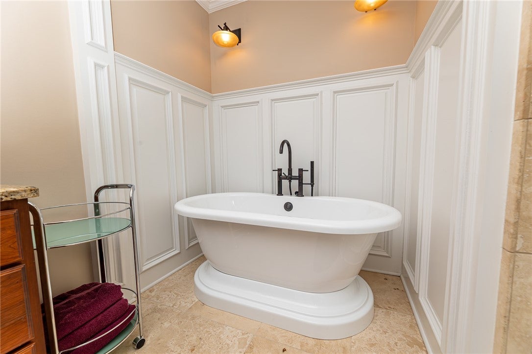 Valencia, Pennsylvania, 16059, United States, 4 Bedrooms Bedrooms, ,4 BathroomsBathrooms,Residential,Active,1922744