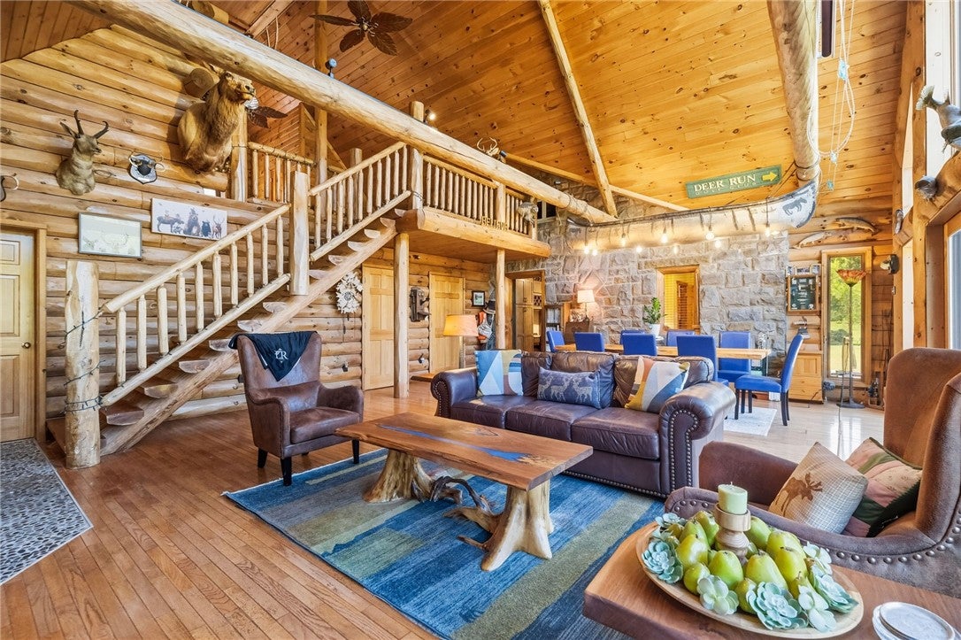 Emlenton, Pennsylvania, 16373, United States, 3 Bedrooms Bedrooms, ,3 BathroomsBathrooms,Residential,Active,1945255