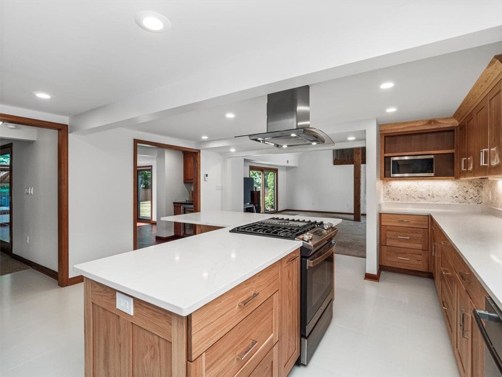 Pittsburgh, Pennsylvania, 15241, United States, 4 Bedrooms Bedrooms, ,5 BathroomsBathrooms,Residential,Active,1926915