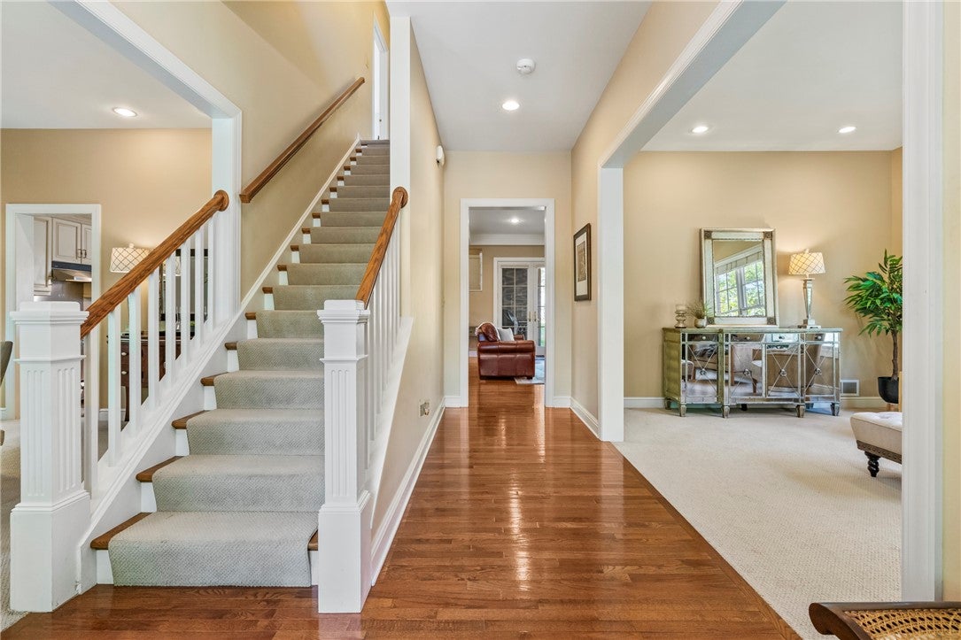 Pittsburgh, Pennsylvania, 15217, United States, 4 Bedrooms Bedrooms, ,4 BathroomsBathrooms,Residential,Active,1899201