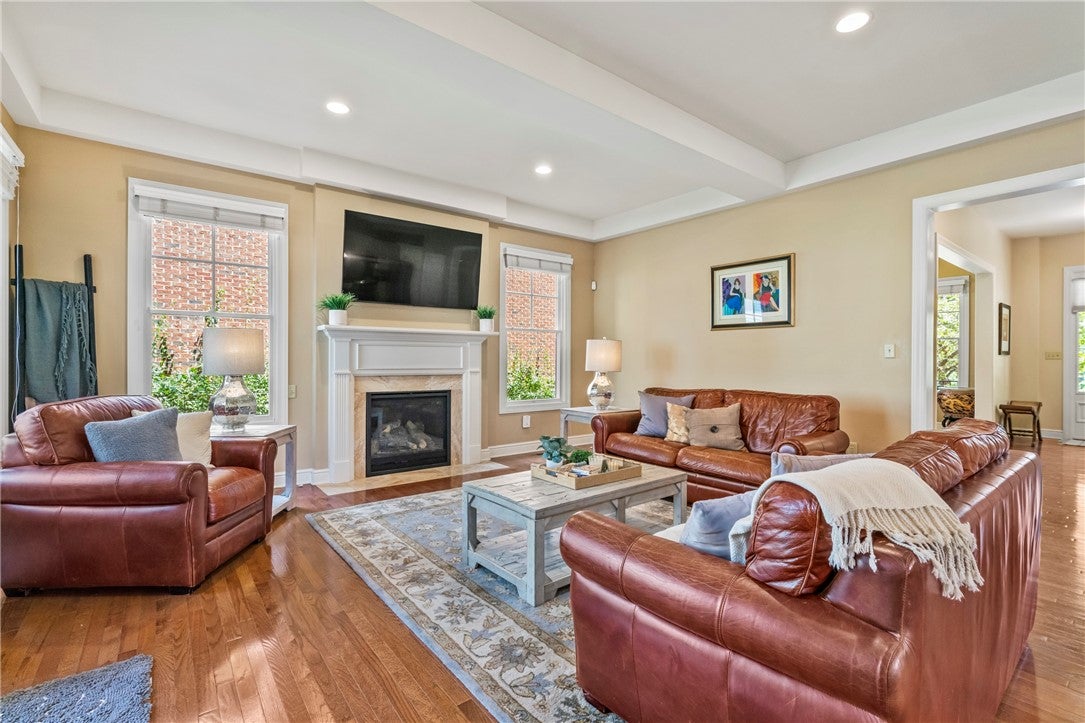 Pittsburgh, Pennsylvania, 15217, United States, 4 Bedrooms Bedrooms, ,4 BathroomsBathrooms,Residential,Active,1899201