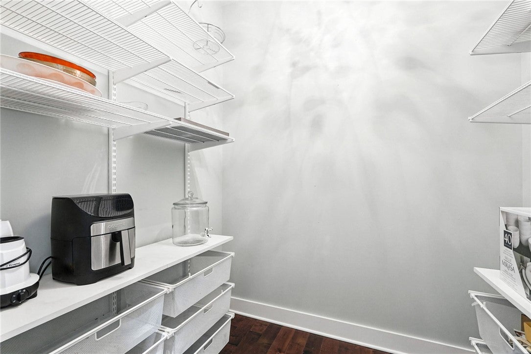 Pittsburgh, Pennsylvania, 15217, United States, 4 Bedrooms Bedrooms, ,5 BathroomsBathrooms,Residential,Active,1936146