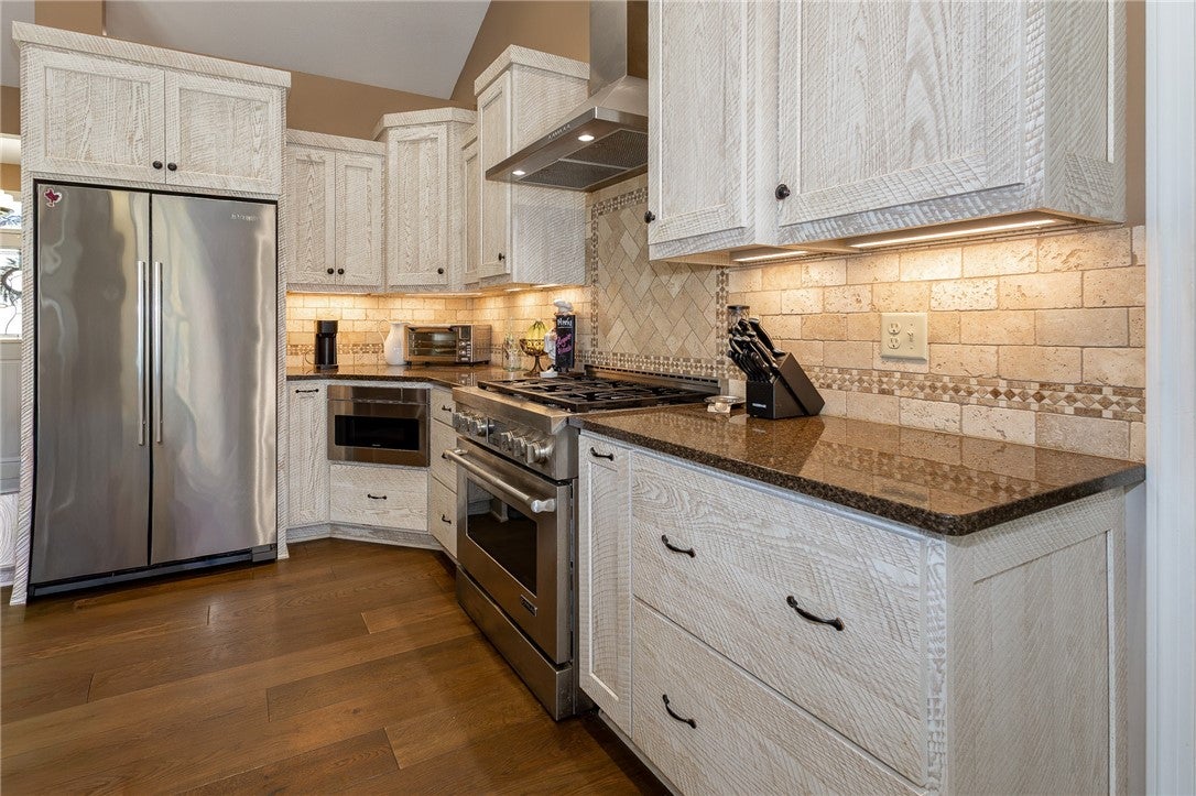 Mercer, Pennsylvania, 16137, United States, 3 Bedrooms Bedrooms, ,4 BathroomsBathrooms,Residential,Active,2040220