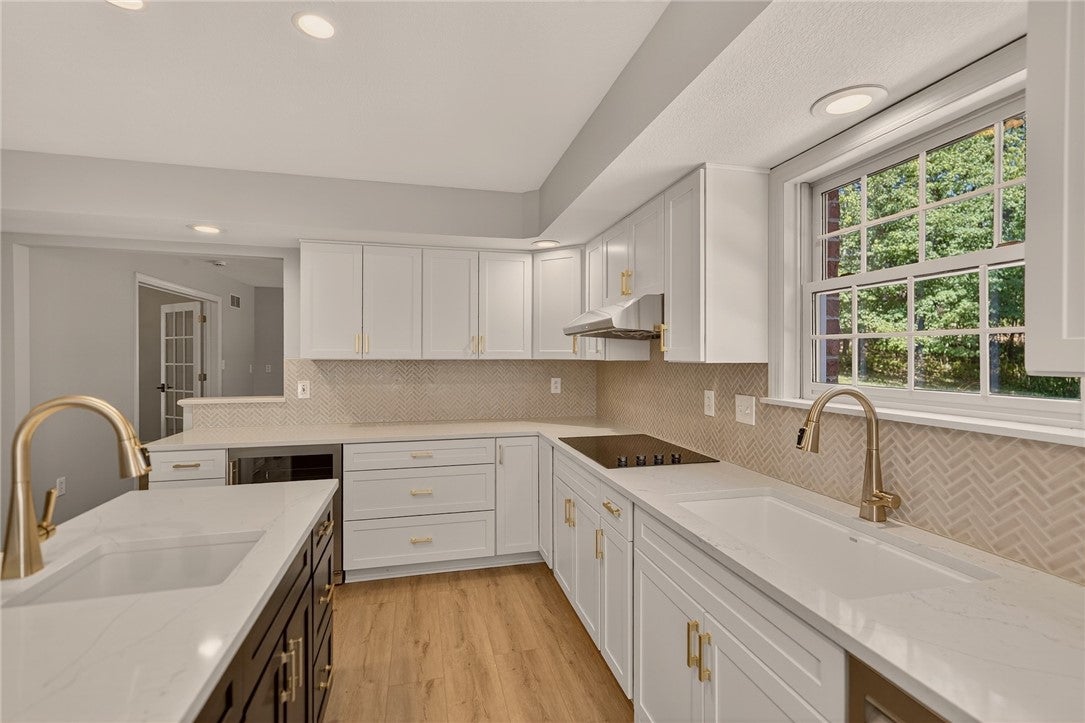 Canonsburg, Pennsylvania, 15317, United States, 5 Bedrooms Bedrooms, ,5 BathroomsBathrooms,Residential,Active,2009822