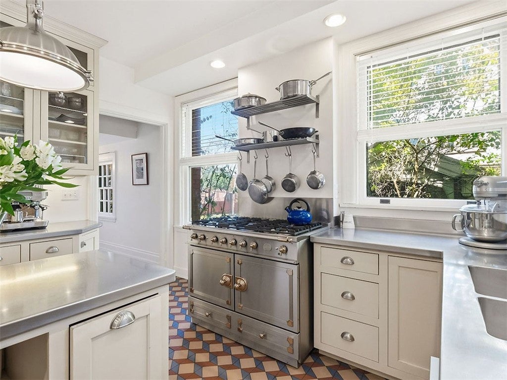 Pittsburgh, Pennsylvania, 15217, United States, 4 Bedrooms Bedrooms, ,3 BathroomsBathrooms,Residential,Active,1969666