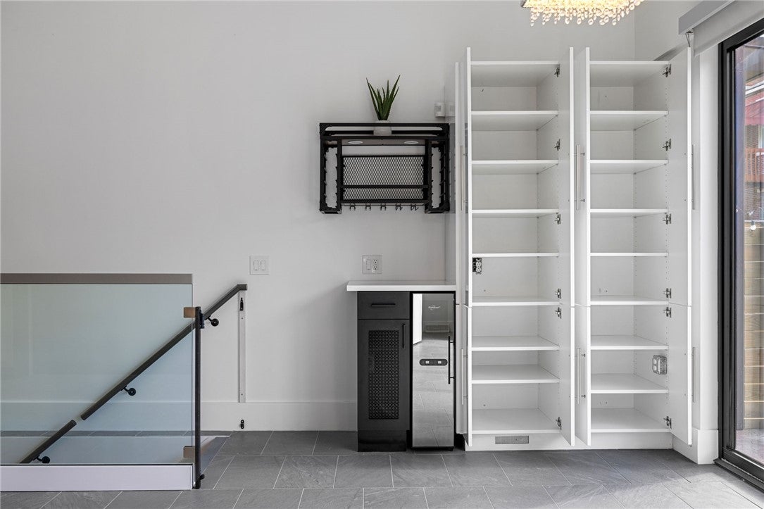 Pittsburgh, Pennsylvania, 15201, United States, 3 Bedrooms Bedrooms, ,4 BathroomsBathrooms,Residential,Active,1968384