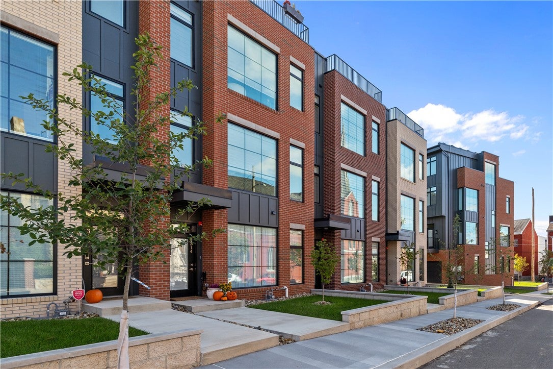 Lawrenceville, Pennsylvania, 15201, United States, 4 Bedrooms Bedrooms, ,5 BathroomsBathrooms,Residential,Active,1824528