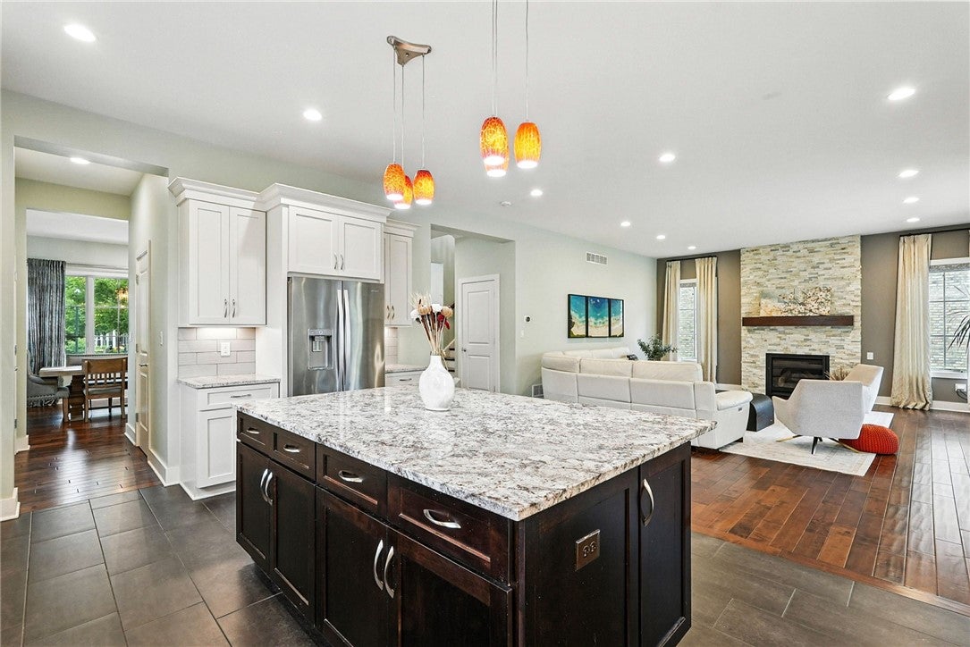 Pittsburgh, Pennsylvania, 15217, United States, 4 Bedrooms Bedrooms, ,5 BathroomsBathrooms,Residential,Active,1936146