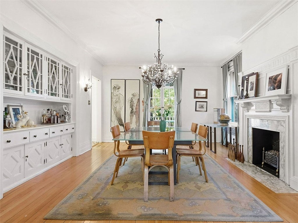 Pittsburgh, Pennsylvania, 15217, United States, 4 Bedrooms Bedrooms, ,3 BathroomsBathrooms,Residential,Active,1969666