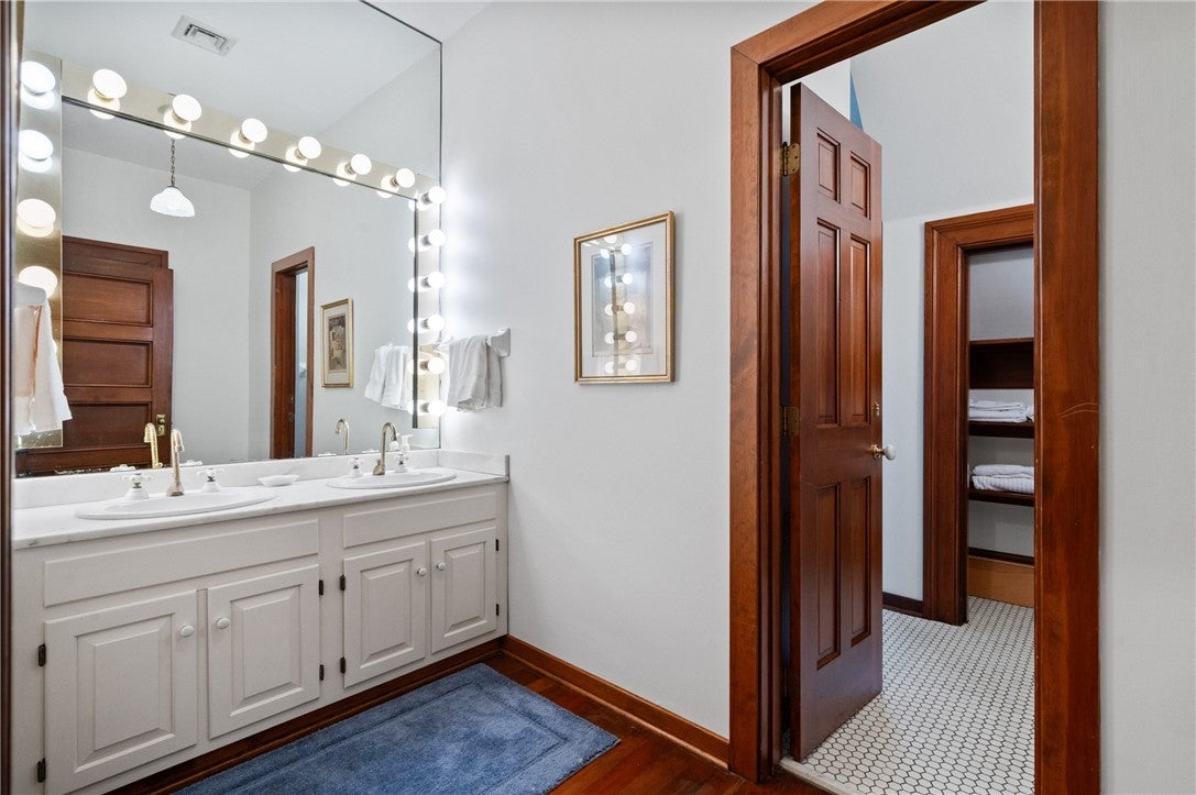 Pittsburgh, Pennsylvania, 15232, United States, 8 Bedrooms Bedrooms, ,6 BathroomsBathrooms,Residential,Active,1973278