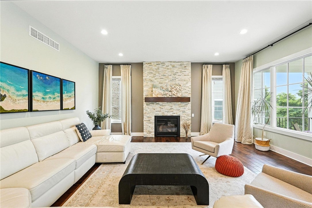 Pittsburgh, Pennsylvania, 15217, United States, 4 Bedrooms Bedrooms, ,5 BathroomsBathrooms,Residential,Active,1936146