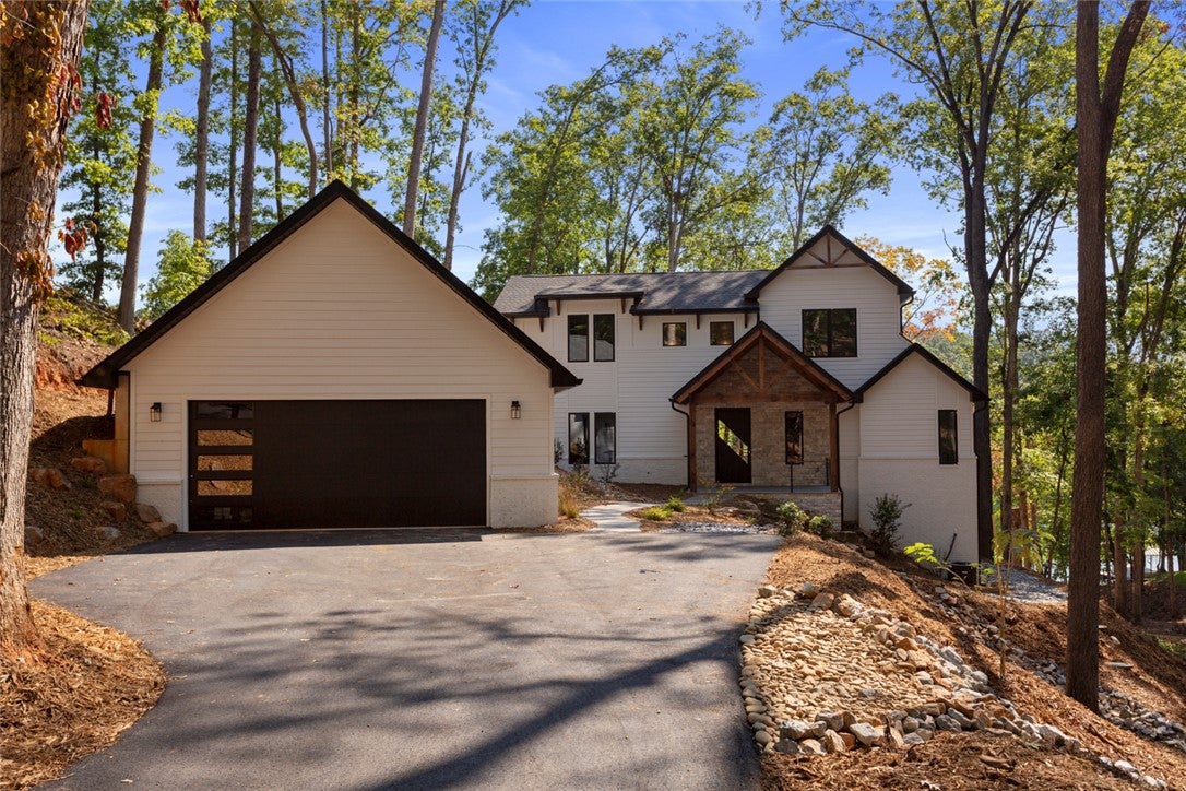 West Union, South Carolina, 29696, United States, 5 Bedrooms Bedrooms, ,7 BathroomsBathrooms,Residential,Active,1996255