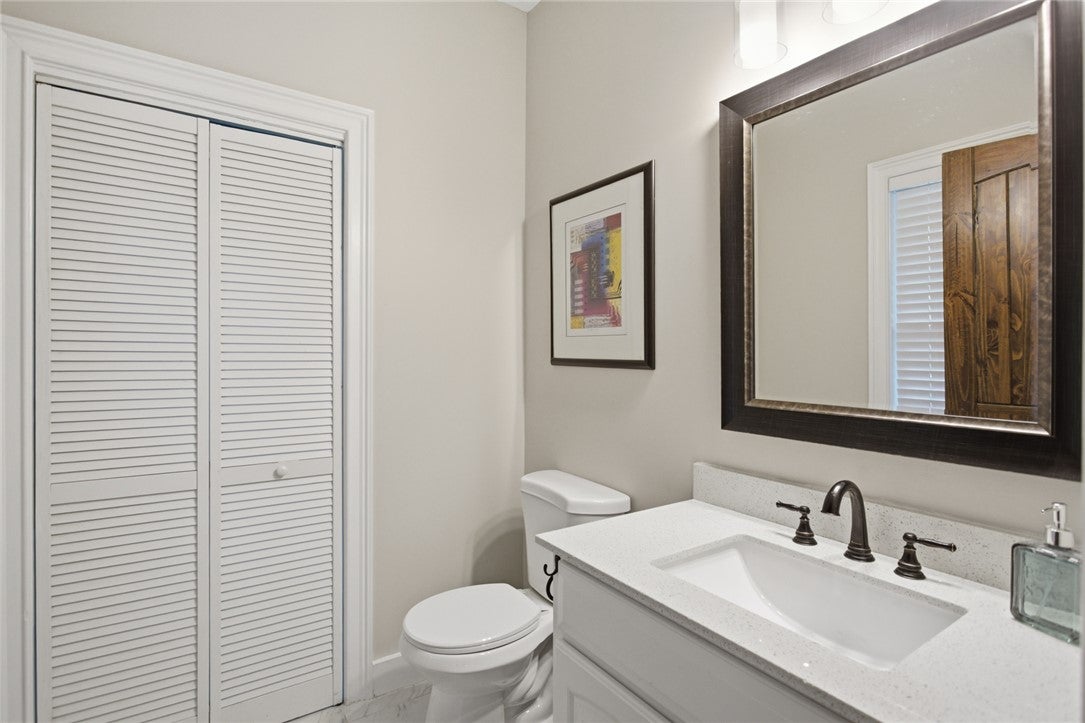 Hartwell, Georgia, 30643, United States, 5 Bedrooms Bedrooms, ,4 BathroomsBathrooms,Residential,Active,2040216