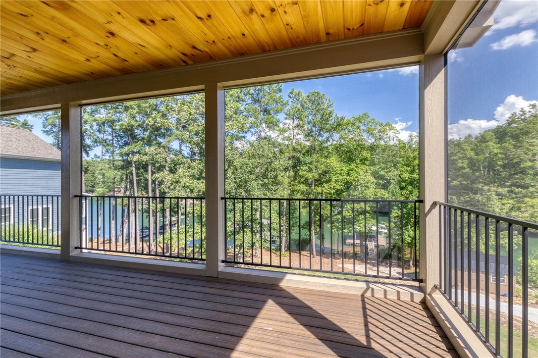 Seneca, South Carolina, 29672, United States, 3 Bedrooms Bedrooms, ,4 BathroomsBathrooms,Residential,Active,1996293