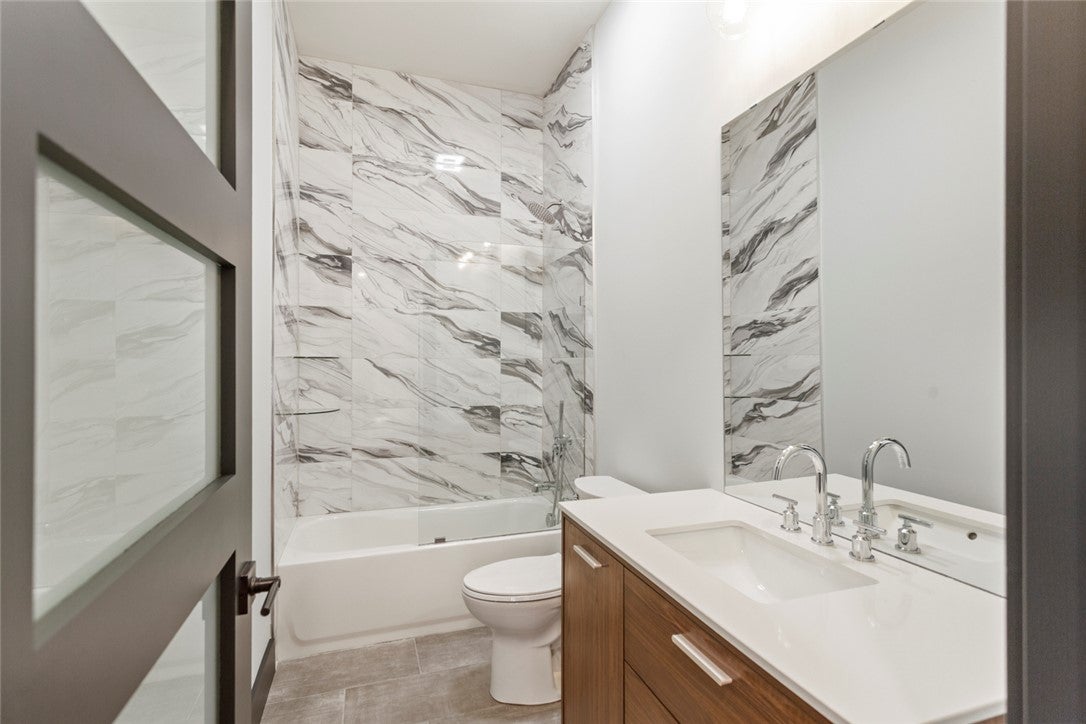 West Union, South Carolina, 29696, United States, 5 Bedrooms Bedrooms, ,7 BathroomsBathrooms,Residential,Active,1996255