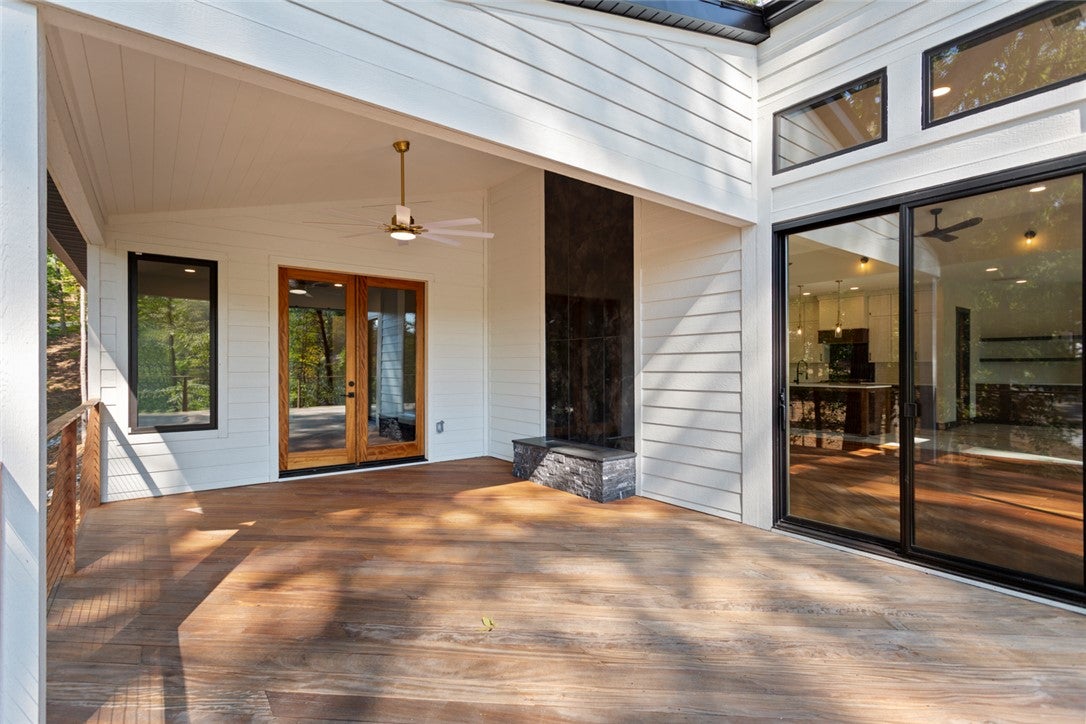 West Union, South Carolina, 29696, United States, 5 Bedrooms Bedrooms, ,7 BathroomsBathrooms,Residential,Active,1996255