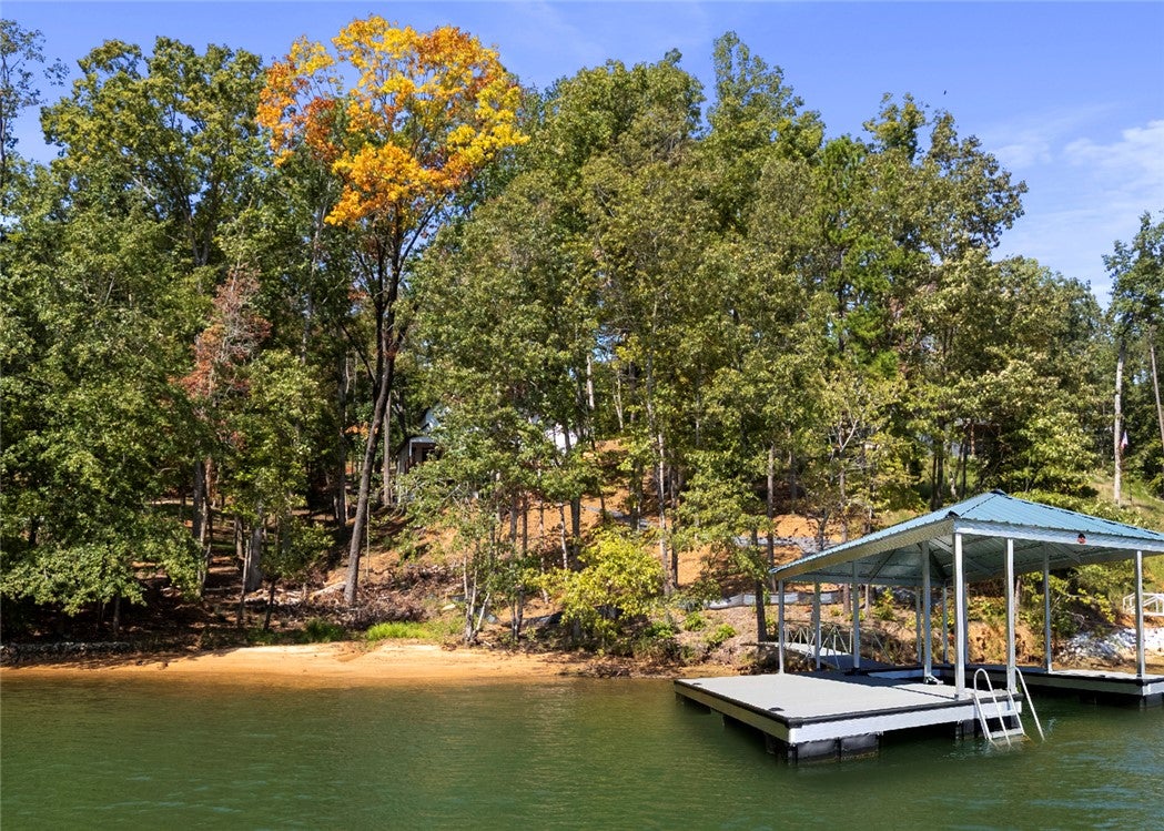 West Union, South Carolina, 29696, United States, 5 Bedrooms Bedrooms, ,7 BathroomsBathrooms,Residential,Active,1996255