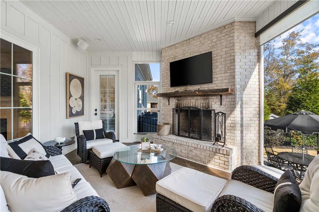 Anderson, South Carolina, 29621, United States, 5 Bedrooms Bedrooms, ,7 BathroomsBathrooms,Residential,Active,1996299