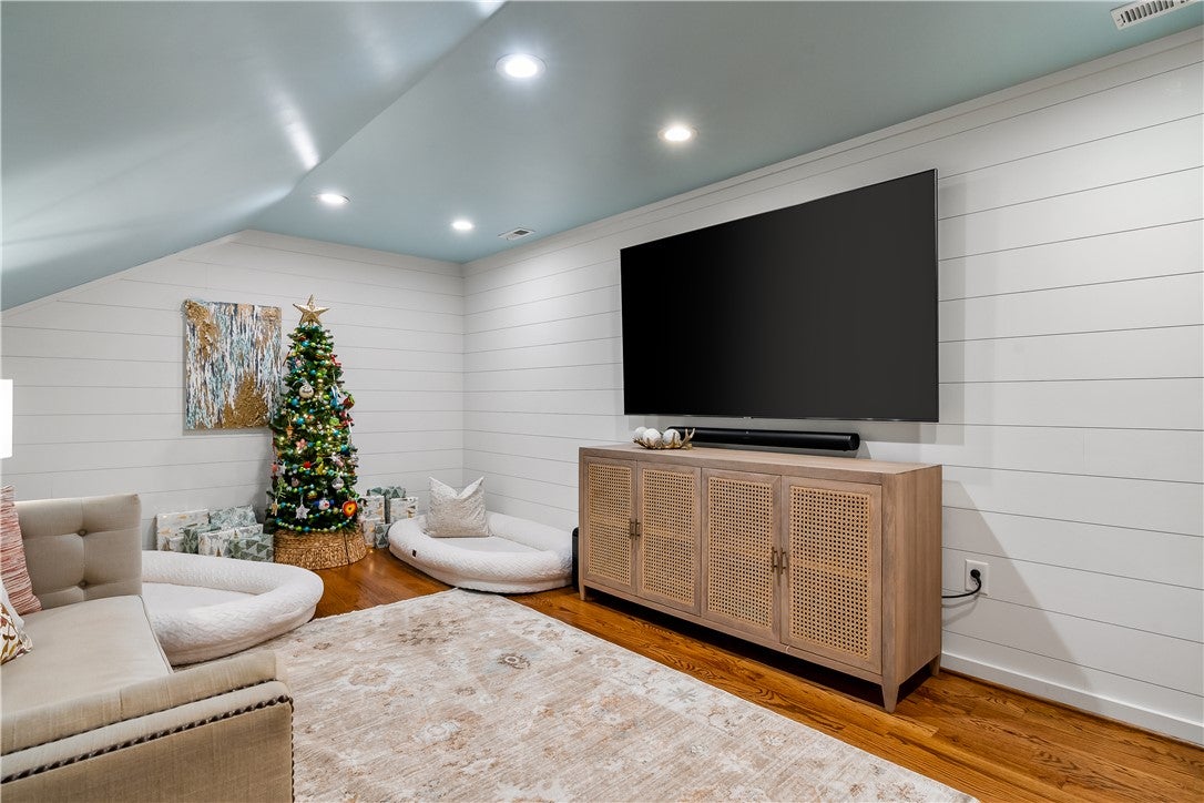 Anderson, South Carolina, 29621, United States, 5 Bedrooms Bedrooms, ,7 BathroomsBathrooms,Residential,Active,1996299