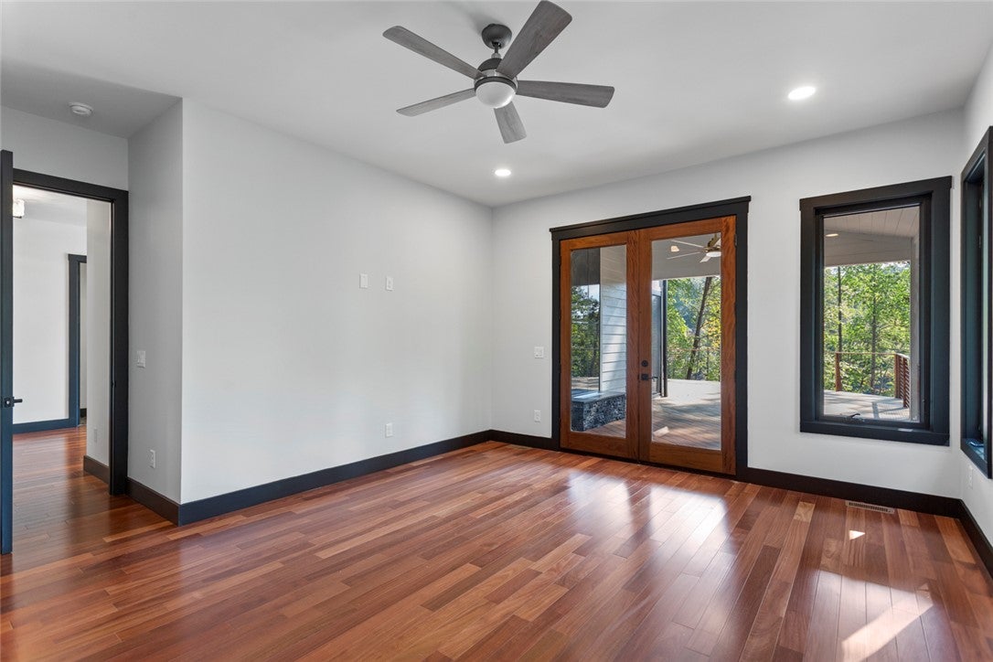 West Union, South Carolina, 29696, United States, 5 Bedrooms Bedrooms, ,7 BathroomsBathrooms,Residential,Active,1996255