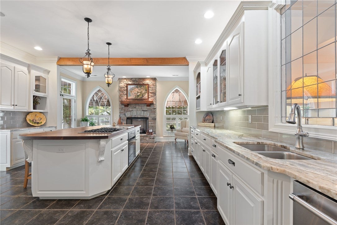 Anderson, South Carolina, 29625, United States, 4 Bedrooms Bedrooms, ,5 BathroomsBathrooms,Residential,Active,1972149