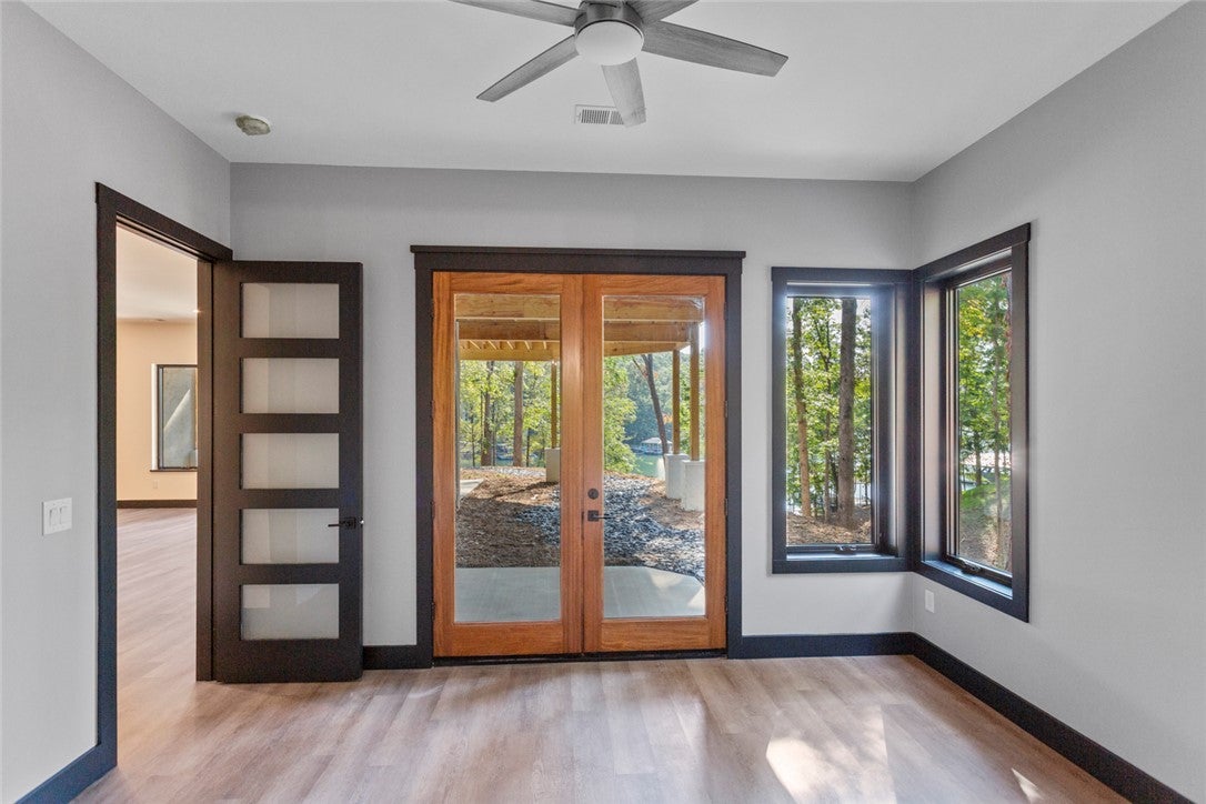 West Union, South Carolina, 29696, United States, 5 Bedrooms Bedrooms, ,7 BathroomsBathrooms,Residential,Active,1996255