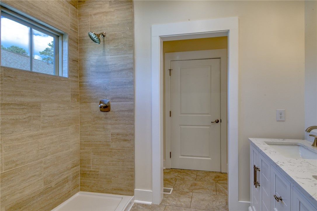 Seneca, South Carolina, 29672, United States, 3 Bedrooms Bedrooms, ,4 BathroomsBathrooms,Residential,Active,1929670