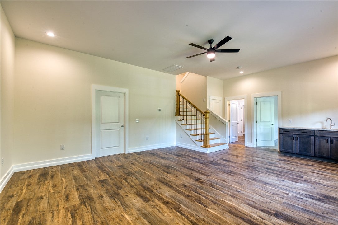 Seneca, South Carolina, 29672, United States, 3 Bedrooms Bedrooms, ,4 BathroomsBathrooms,Residential,Active,1929670