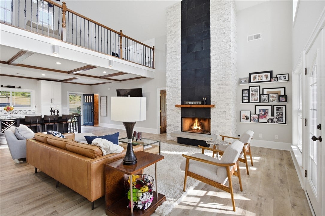 Hartwell, Georgia, 30643, United States, 5 Bedrooms Bedrooms, ,4 BathroomsBathrooms,Residential,Active,2040216