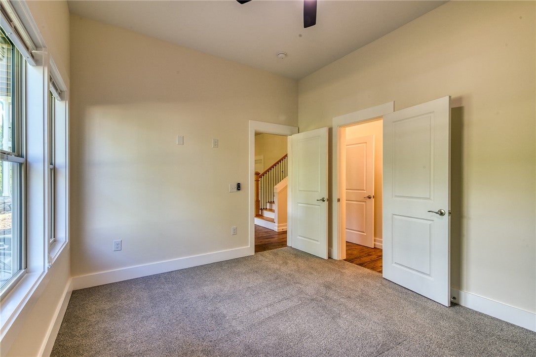 Seneca, South Carolina, 29672, United States, 3 Bedrooms Bedrooms, ,4 BathroomsBathrooms,Residential,Active,1929670