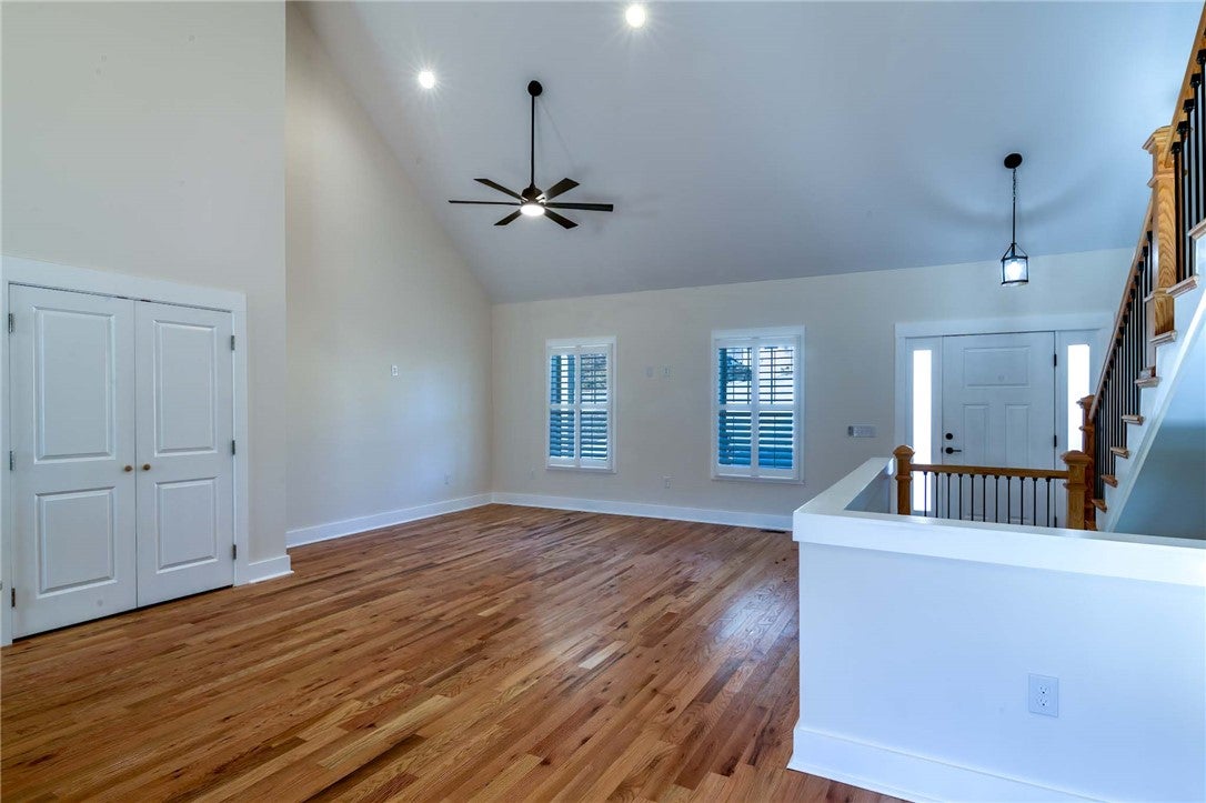 Seneca, South Carolina, 29672, United States, 3 Bedrooms Bedrooms, ,4 BathroomsBathrooms,Residential,Active,1996293