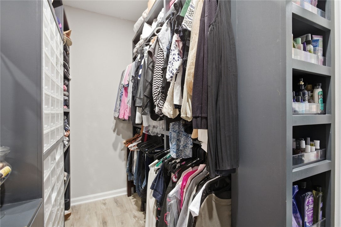 Hartwell, Georgia, 30643, United States, 5 Bedrooms Bedrooms, ,4 BathroomsBathrooms,Residential,Active,2040216