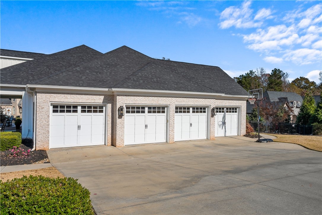 Anderson, South Carolina, 29621, United States, 5 Bedrooms Bedrooms, ,7 BathroomsBathrooms,Residential,Active,1996299