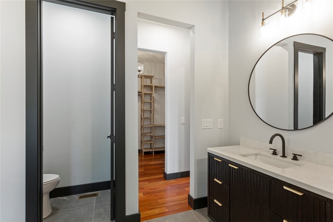 West Union, South Carolina, 29696, United States, 5 Bedrooms Bedrooms, ,7 BathroomsBathrooms,Residential,Active,1996255