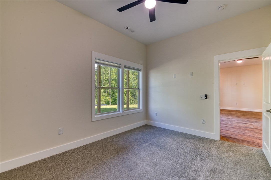 Seneca, South Carolina, 29672, United States, 3 Bedrooms Bedrooms, ,4 BathroomsBathrooms,Residential,Active,1929670