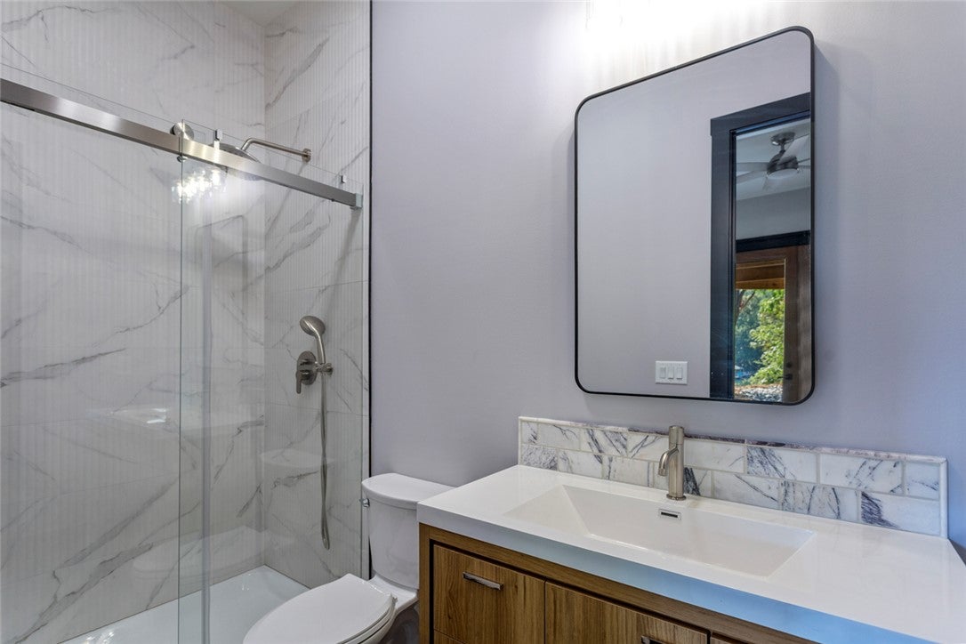 West Union, South Carolina, 29696, United States, 5 Bedrooms Bedrooms, ,7 BathroomsBathrooms,Residential,Active,1996255