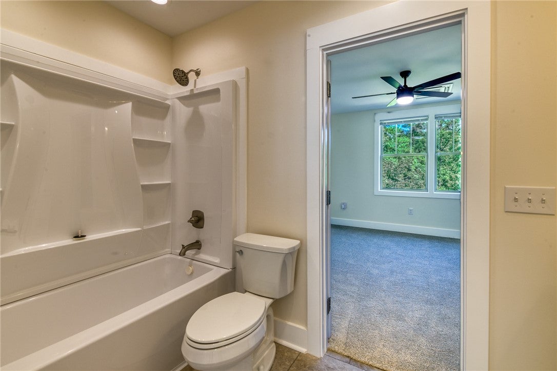 Seneca, South Carolina, 29672, United States, 3 Bedrooms Bedrooms, ,4 BathroomsBathrooms,Residential,Active,1929670