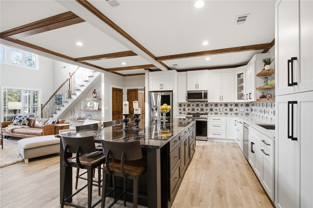 Hartwell, Georgia, 30643, United States, 5 Bedrooms Bedrooms, ,4 BathroomsBathrooms,Residential,Active,2040216