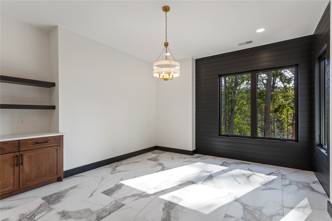 West Union, South Carolina, 29696, United States, 5 Bedrooms Bedrooms, ,7 BathroomsBathrooms,Residential,Active,1996255