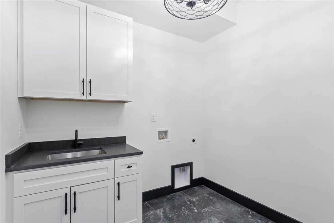 West Union, South Carolina, 29696, United States, 5 Bedrooms Bedrooms, ,7 BathroomsBathrooms,Residential,Active,1996255