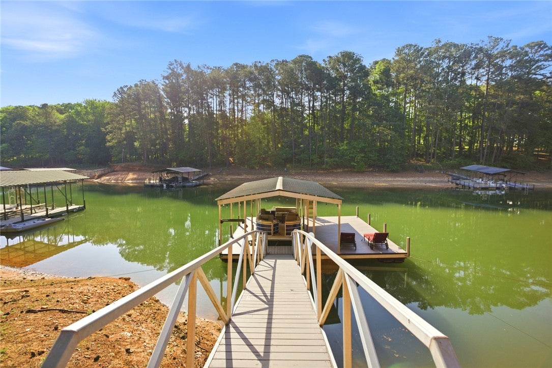 Hartwell, Georgia, 30643, United States, 5 Bedrooms Bedrooms, ,4 BathroomsBathrooms,Residential,Active,2040216