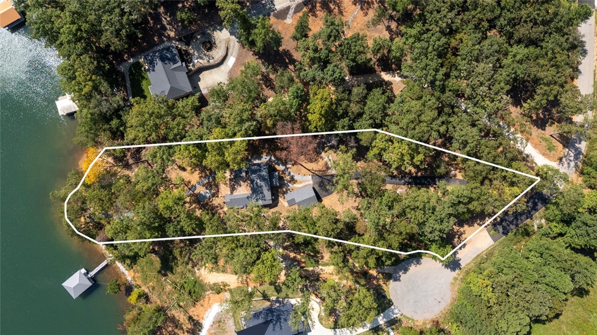 West Union, South Carolina, 29696, United States, 5 Bedrooms Bedrooms, ,7 BathroomsBathrooms,Residential,Active,1996255