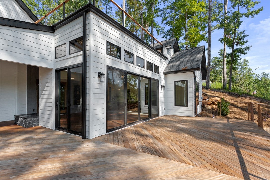 West Union, South Carolina, 29696, United States, 5 Bedrooms Bedrooms, ,7 BathroomsBathrooms,Residential,Active,1996255