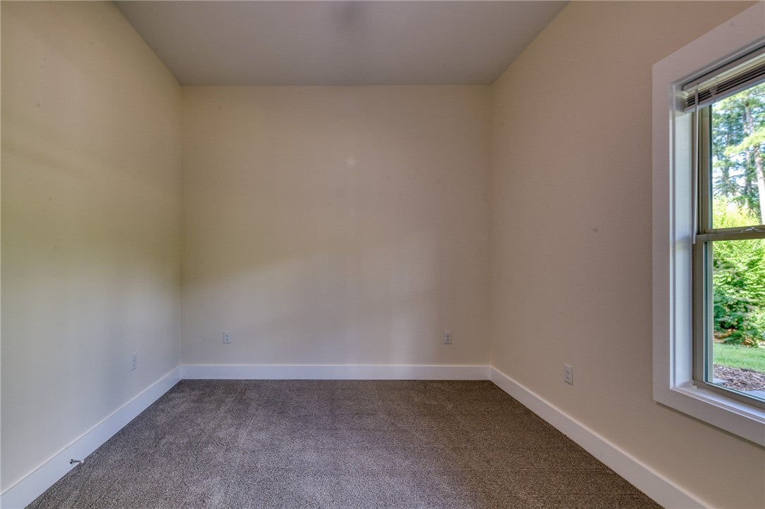 Seneca, South Carolina, 29672, United States, 3 Bedrooms Bedrooms, ,4 BathroomsBathrooms,Residential,Active,1996293