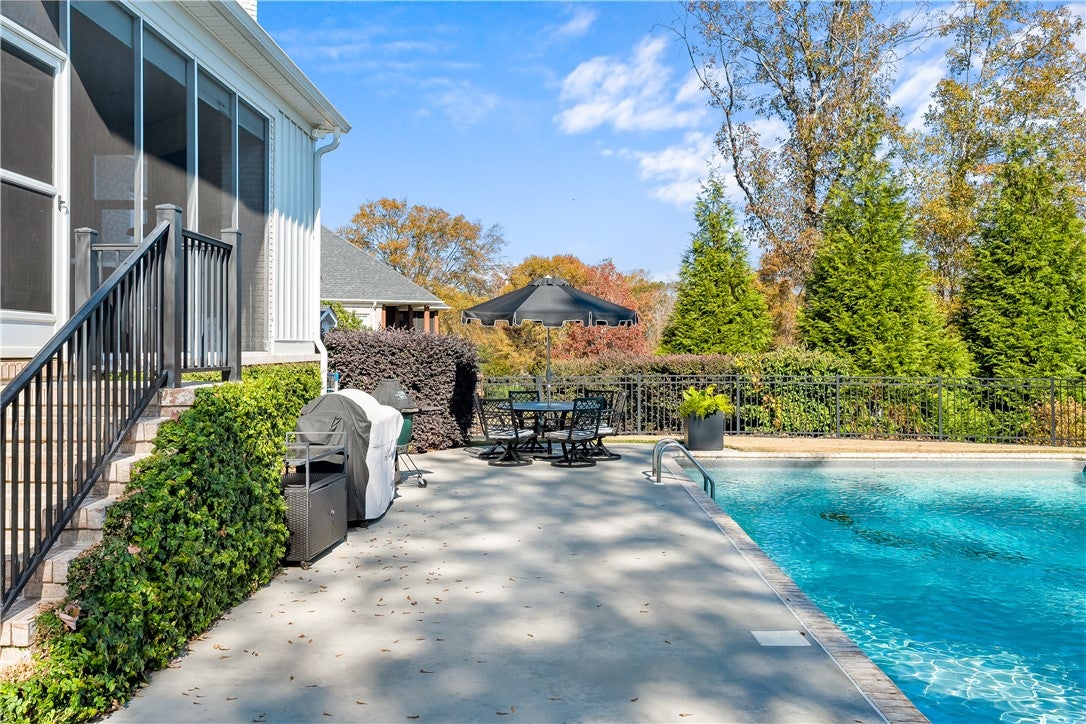 Anderson, South Carolina, 29621, United States, 5 Bedrooms Bedrooms, ,7 BathroomsBathrooms,Residential,Active,1996299