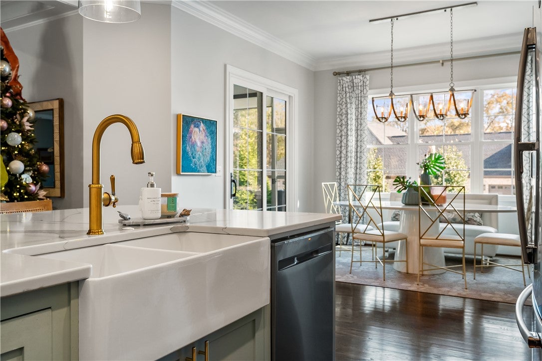 Anderson, South Carolina, 29621, United States, 5 Bedrooms Bedrooms, ,7 BathroomsBathrooms,Residential,Active,1996299