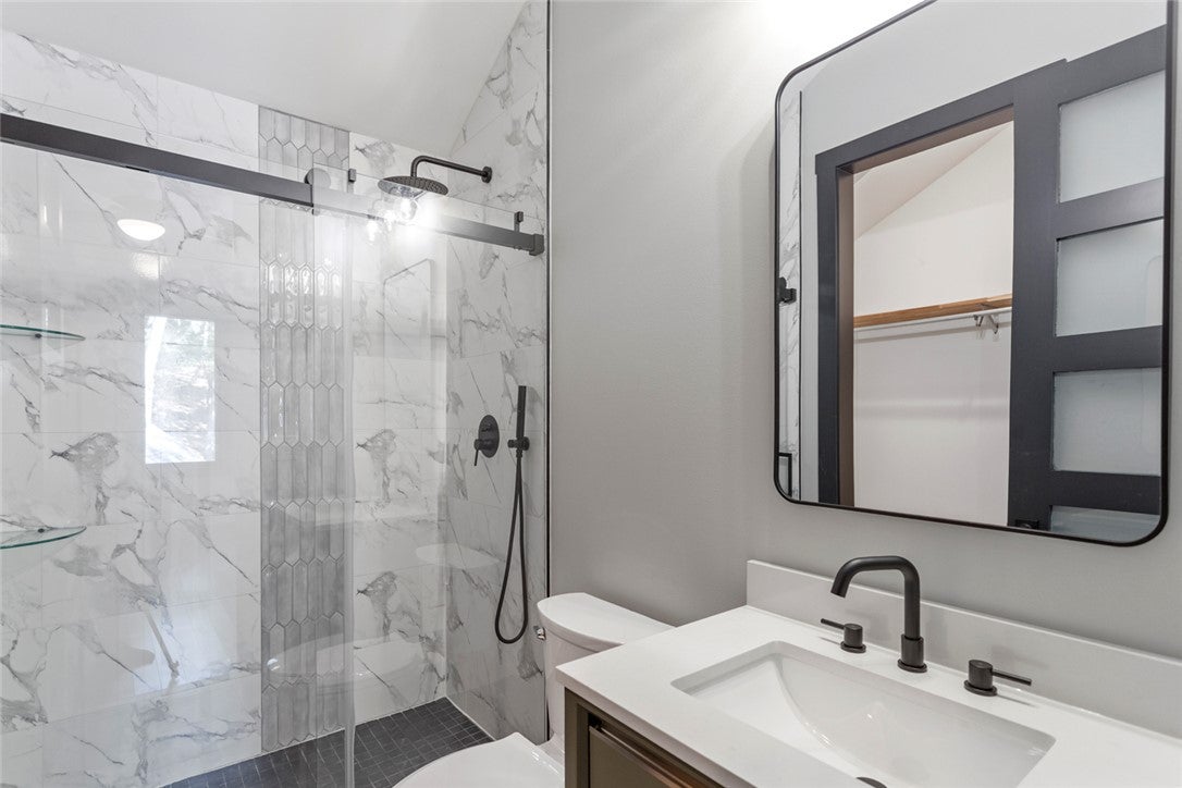 West Union, South Carolina, 29696, United States, 5 Bedrooms Bedrooms, ,7 BathroomsBathrooms,Residential,Active,1996255